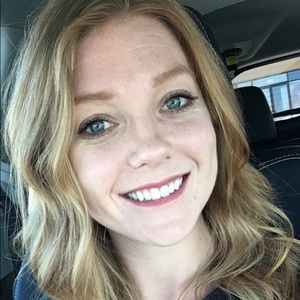 Meet your Posher, Emily